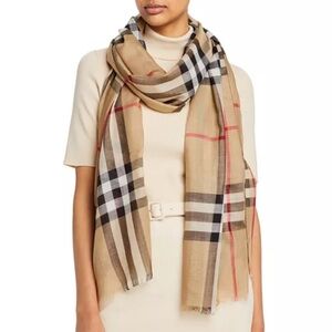 brand new with tags burberry sweater